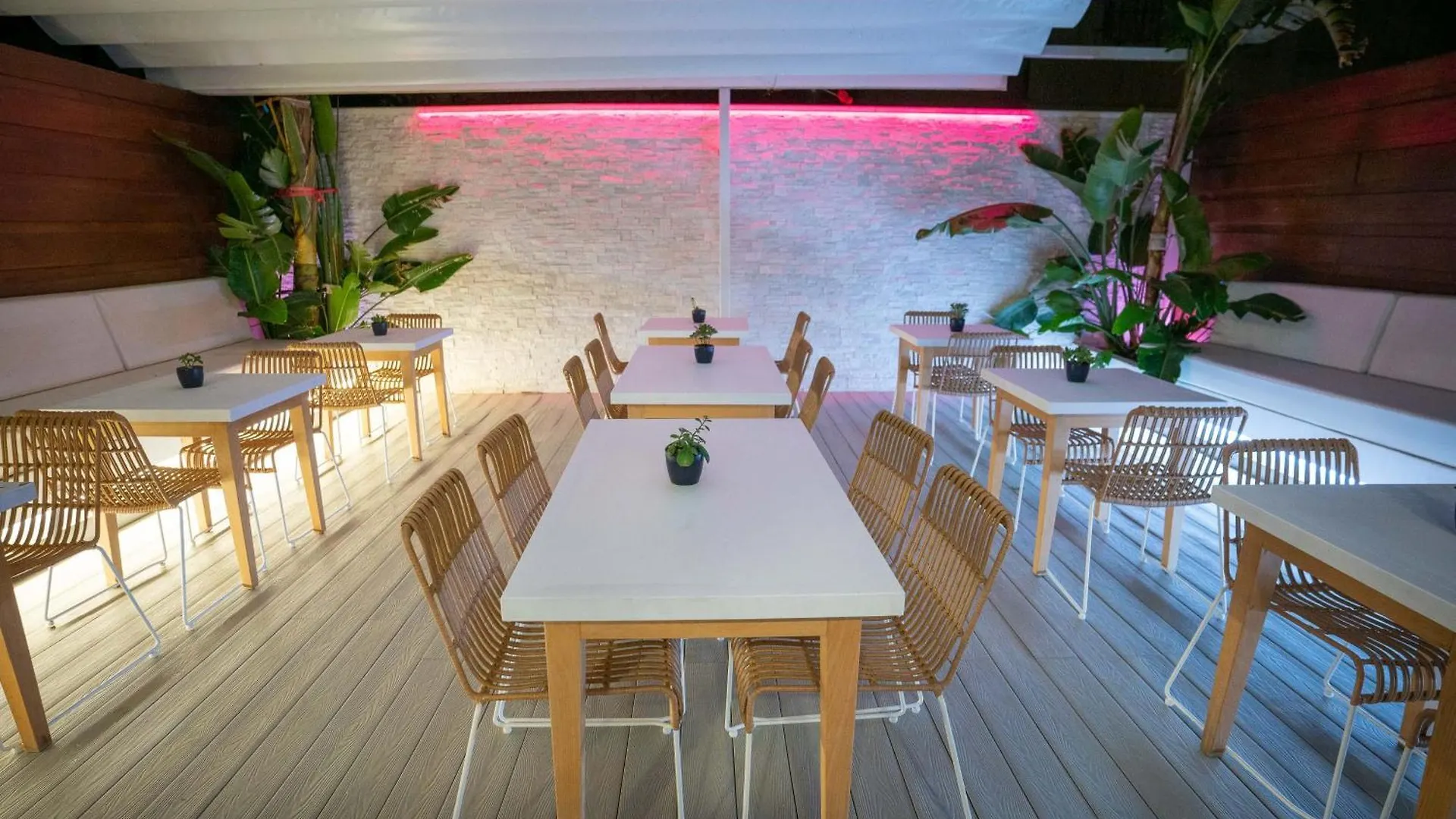 Urban Spaces Ibiza Aparthotel